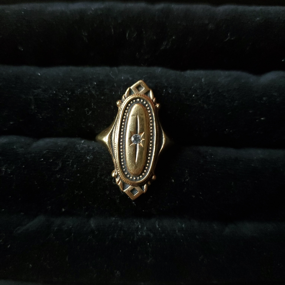 Vintage Avon goldtone ring with crystal accent